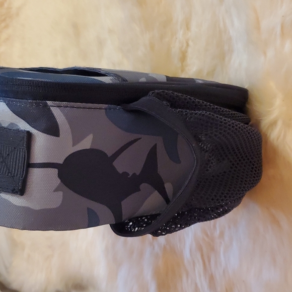 Pottery Barn kids Shark Camo LunchBag - "Colten" - Picture 4 of 8